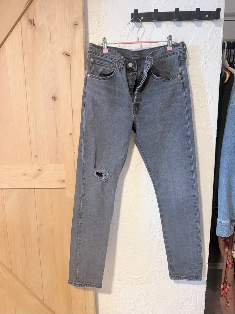 501 Skinny Jeans - High-Gray Distressed Jeans